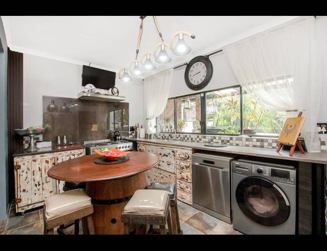 5 BEDROOM HOUSE FOR SALE IN KENMARE